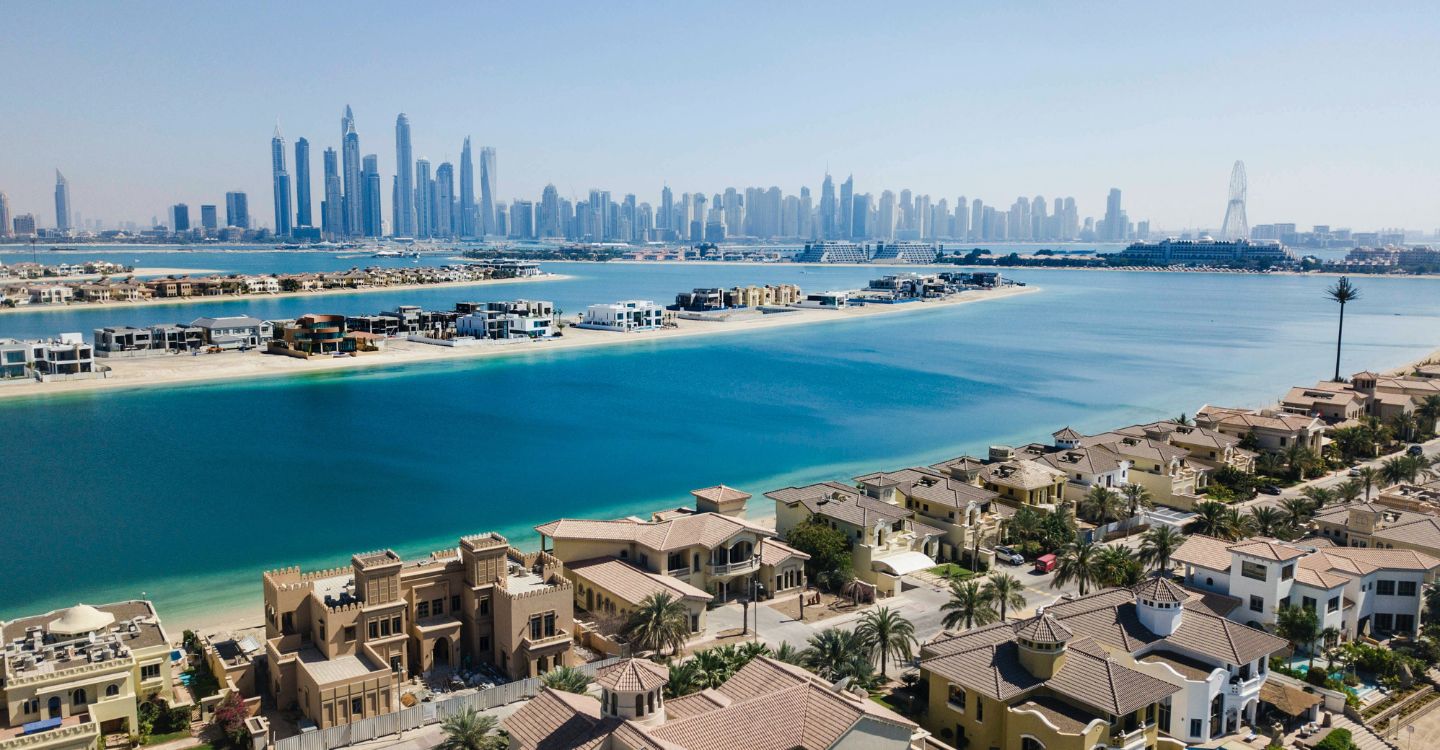  Top Reasons to Move to Dubai  
